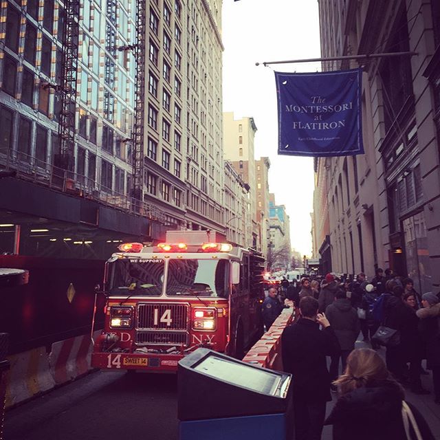 Fire, fire, fire. This time for real, smelled the smoke #flatironisburning