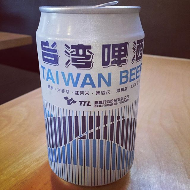 They have the original blue can here #taiwanbeer #daodi