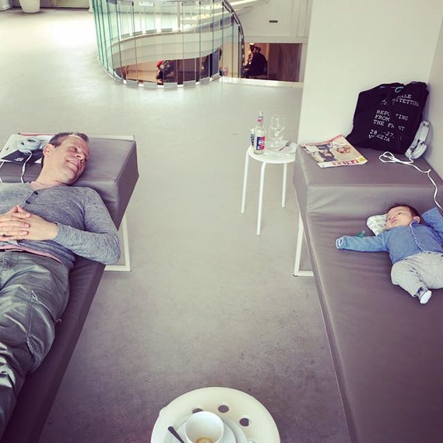 Chillaxing at documenta #fatherdaughter #art
